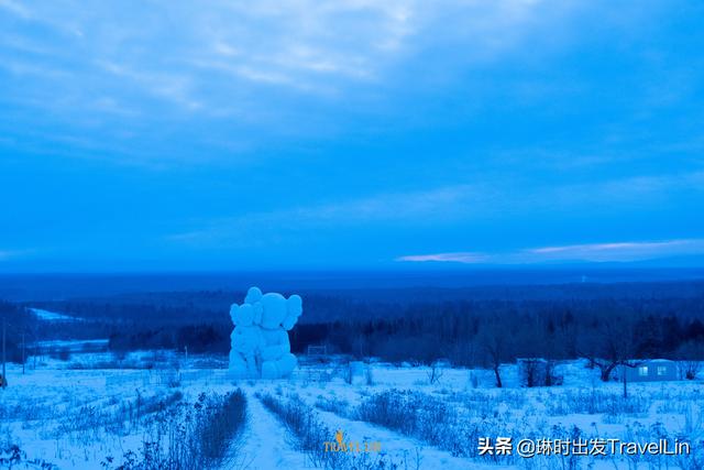 去长白山看展：风靡全球的雪中KAWS