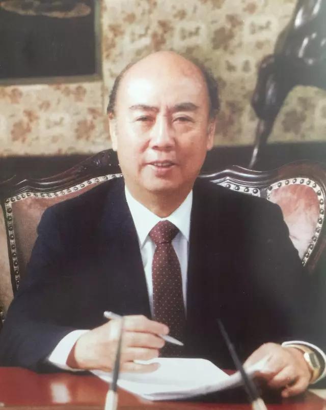 福建农村人，21岁逃到印尼，身家184亿华人首富，晚年逃亡新加坡