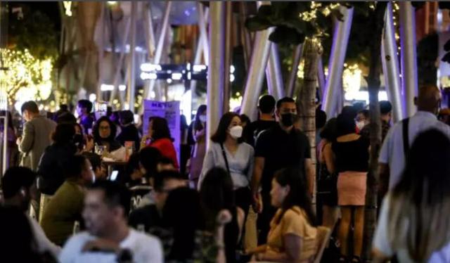 新加坡跨年“病毒”狂欢夜遭网友怒怼！要派对、不惜命