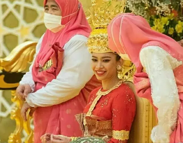 大婚办10天？屡遇骗局的超壕前王妃家，除了钻石还有多少瓜？