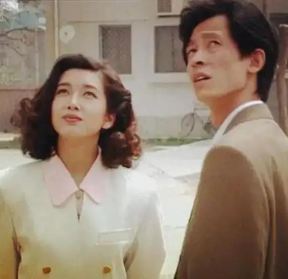 “花心大萝卜”王志文的情史，6个嫩妹1个富婆，他的厉害你想不到