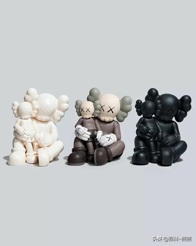 《KAWS:HOLIDAY》世界巡回展第8站登上了中国吉林省长白山