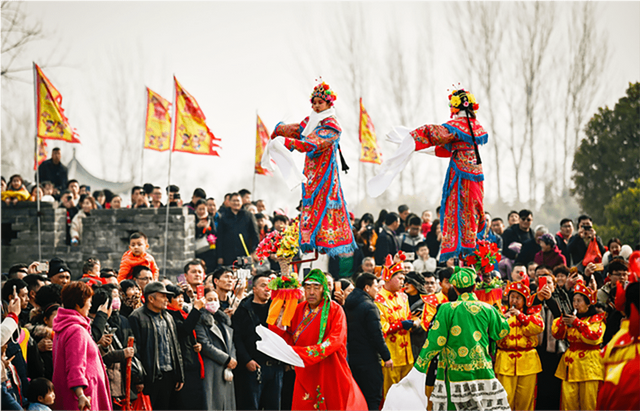 狐神、痘神和老虎脚，中国的春节庙会都开过哪些大脑洞？