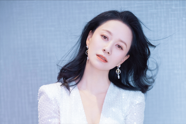 息影三年，复出后疯狂演烂片，原来是帮前夫还债
