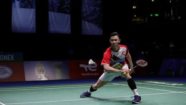 李梓嘉率马来西亚夺男团冠军，实现赛前豪言！印尼女队首次夺冠