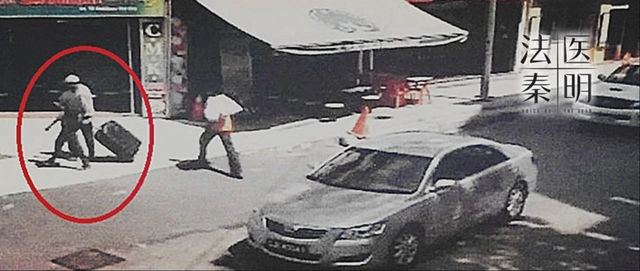 闹市街头，一辆车下突然掉出了尸体 | 新加坡惨案
