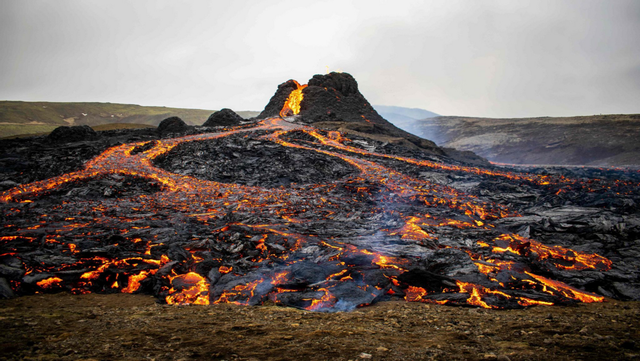 汤加海底火山喷发威力相当于上千颗原子弹，专家：或持续很长时间