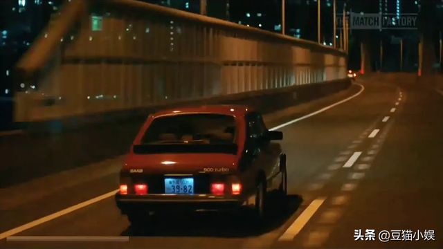 在滨口龙介的电影《在车上》中，为什么要放入台湾口音？