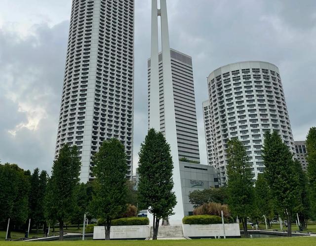 在新加坡市中心，有这样一座纪念碑