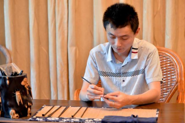 高中辍学的沉香雕刻师，如何用实力证明“朽木可雕”？