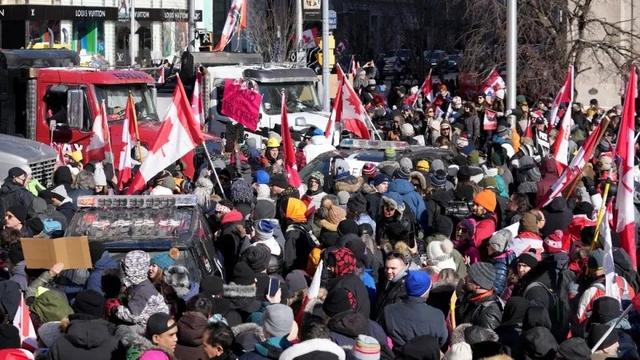 突发！国内一地新增确诊56例，已检出奥密克戎！加拿大首都宣布进入紧急状态，警察局局长：这是全国性暴动