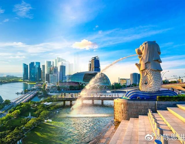 2021年人均GDP突破7万美元！新加坡为什么这么富？