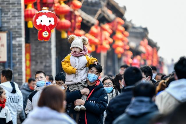 元宵“灯节”，来看“小灯笼精”“雪容融”的春节之旅吧