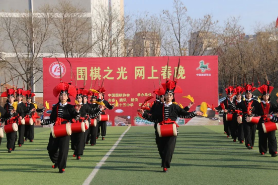 武威第十五中学非遗节目上春晚 西部鼓魂大拜年