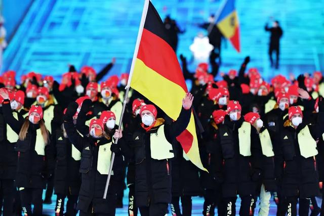 冬奥运动品牌价值榜：安踏引领羽绒服大秀 匹克携7大代表团登场