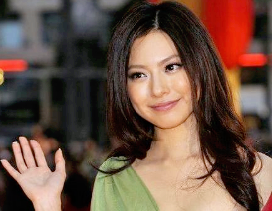 向佐曾对她一见钟情，恋爱成熟见父母时，向太却8个字拒绝了