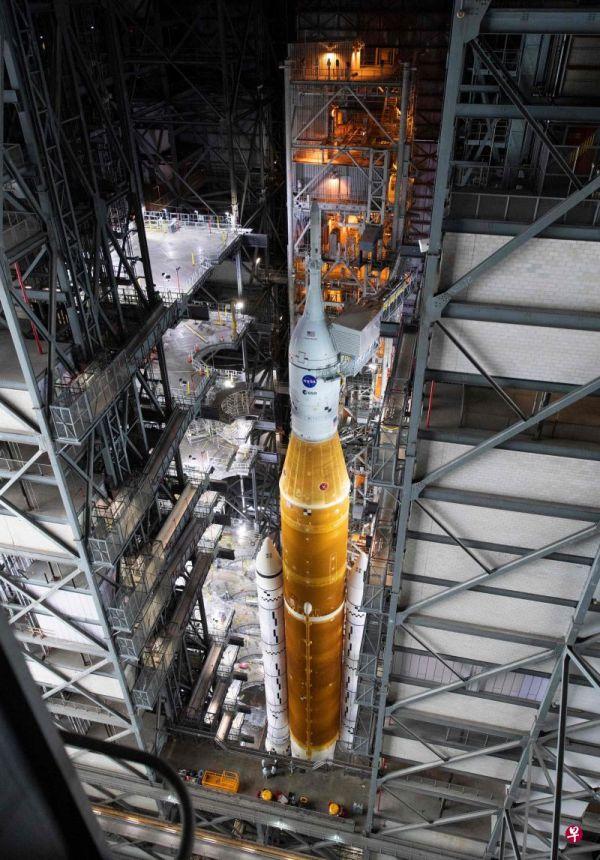 重启探月时代？NASA展示新月球火箭