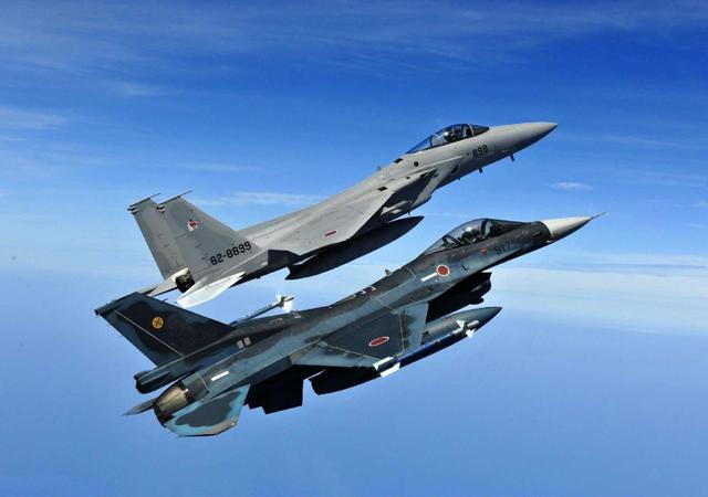 歼20跟F35东海对垒！美高官向日本泼冷水，F-35A战机没有任何优势
