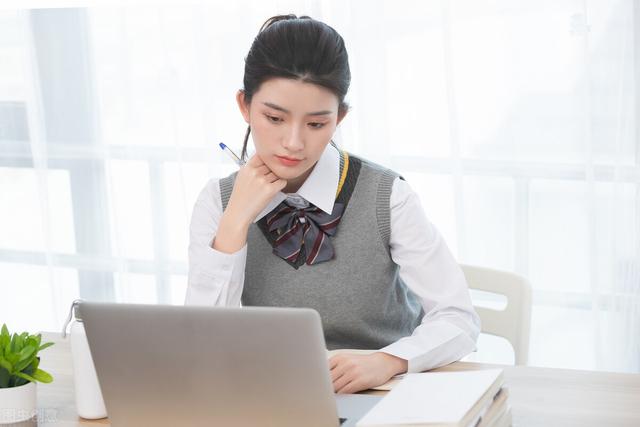 网课盛行，学生上网课，真的有用吗？看这位学生的经验！（真实）