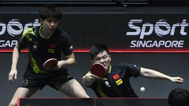 （体育）（2）乒乓球——WTT新加坡大满贯：樊振东/王楚钦男双夺冠