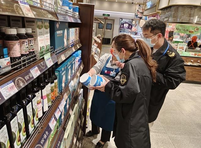 成都市成华区市场监管局“春雷行动2022”握指成拳 查办一批典型案件