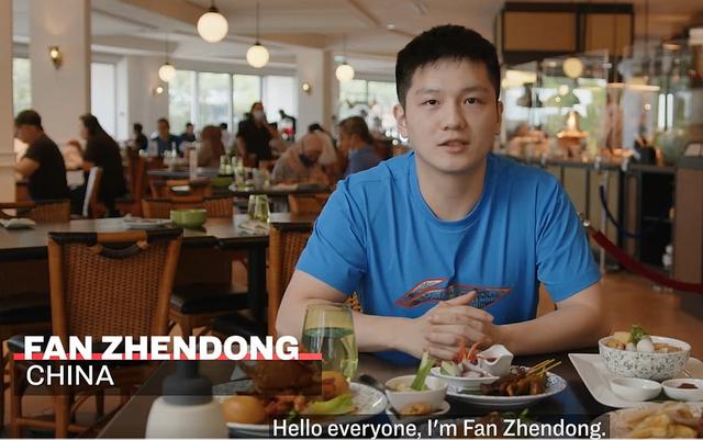 樊振东新加坡比赛间隙品尝特色美食 吃面撸串心满意足