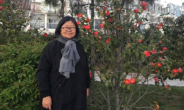 她收养43个女犯的孩子，自筹160万建儿童村，现在无家可归，为啥