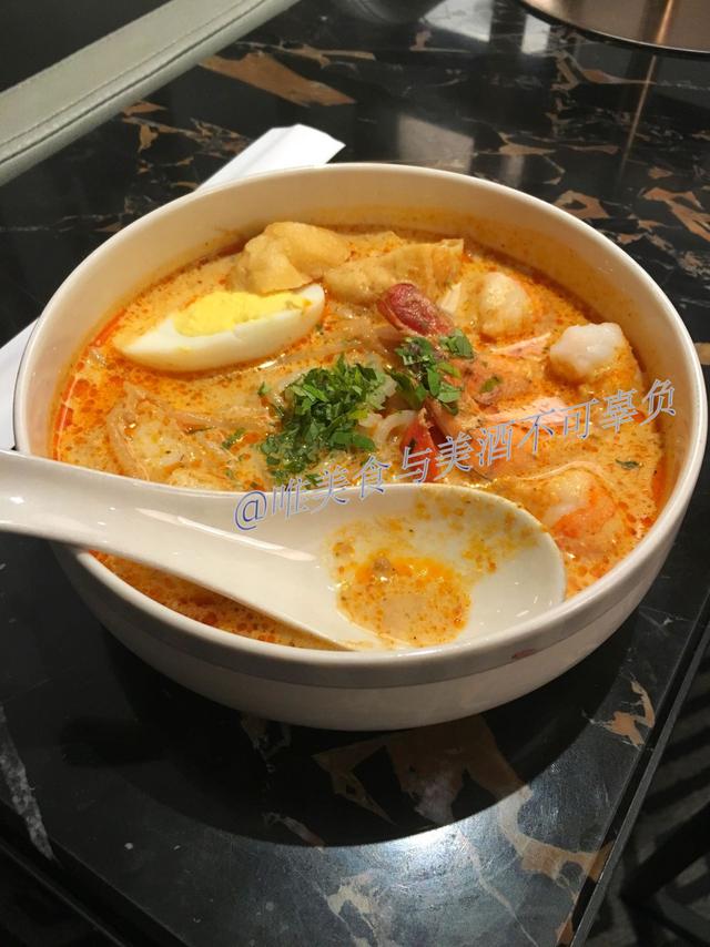 零失败的东南亚风味海鲜叻沙，味道鲜美适合聚会家宴上露一手