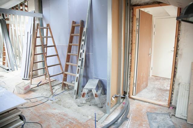 装修高峰期，墙面涂料等建材怎样选才安全？