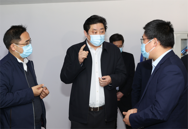 无锡代市长赵建军调研南都无锡新加坡智能配网储能电站