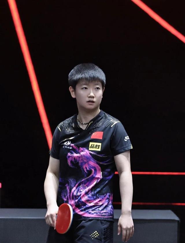 WTT新加坡大满贯女单半决赛，孙颖莎3：4惜败王曼昱