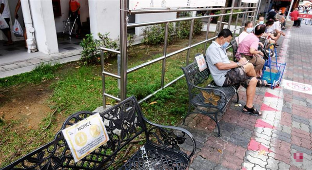 新加坡宣布“与病毒共存”澳门坚持“动态清零”,香港该向谁看齐?