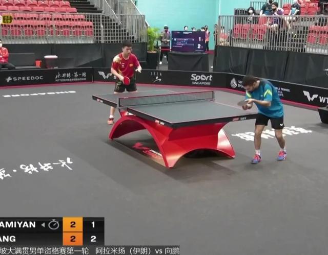 WTT新加坡大满贯：从2：0到3：2，国乒18岁小将完美绝杀