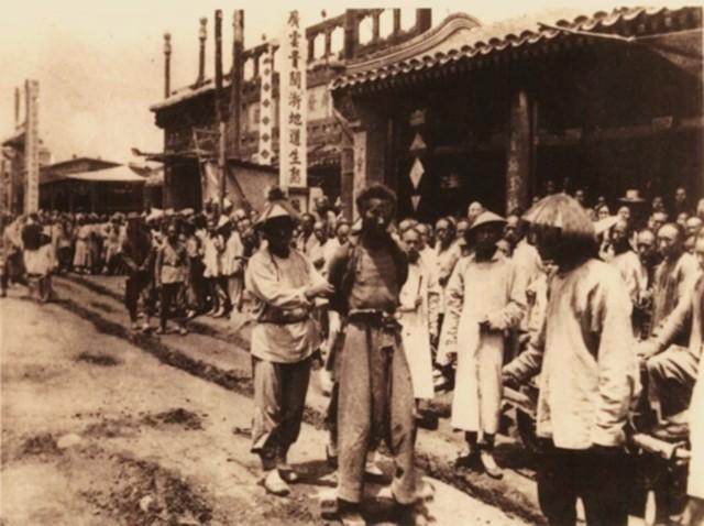 1901年，一千中国人迁徙海外，租借土地999年，建起一座中国城