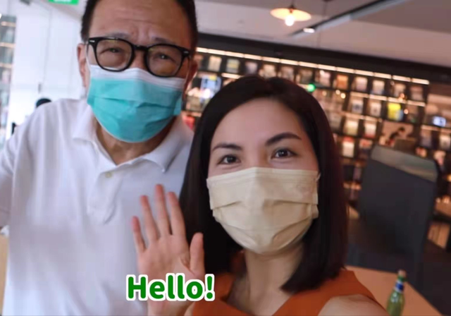 74岁前TVB金牌绿叶在女儿茶餐厅帮忙，低调朴素毫无明星架子