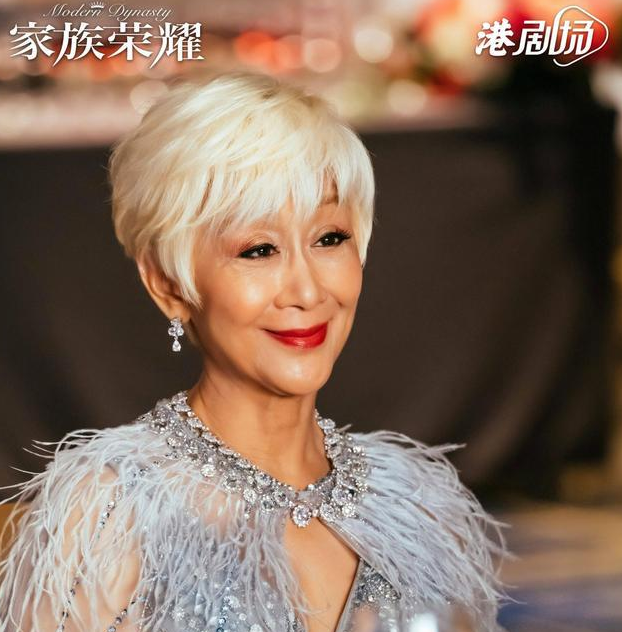 50岁袁洁仪，57岁杨玉梅，58岁陈嘉辉，香港演员真不够用了