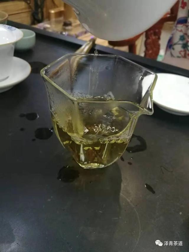 白茶中，白毫银针为最上品，它为什么会如此独特呢？