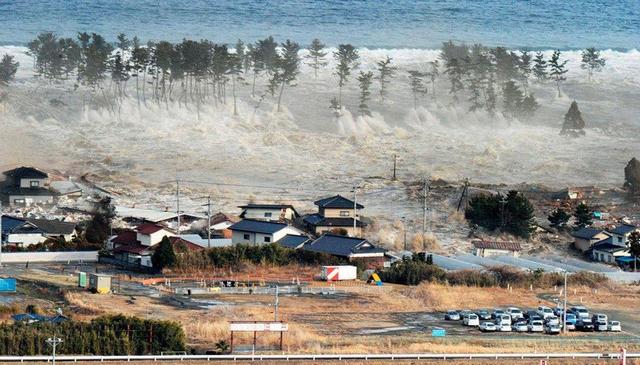 日本损失两万亿，南亚丧生25万人！海啸到底有多恐怖呢？