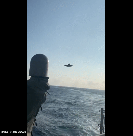 美军已将南海坠毁F-35残骸打捞出水，租了一艘中国制造深潜打捞船