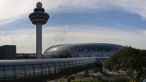 为促进航空业复苏 新加坡将重新全面开放边境