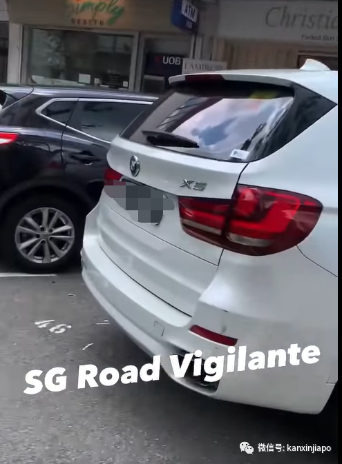 新加坡一辆劳斯莱斯幻影路中央拒行，车主态度惹人怒