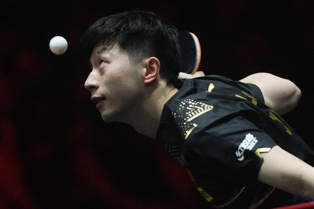 （体育）（1）乒乓球——WTT新加坡大满贯：马龙晋级四强