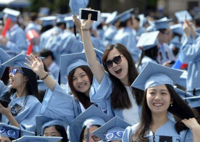 中国留学生“退学率”达25%，宽进严出的制度，让学生苦不堪言？
