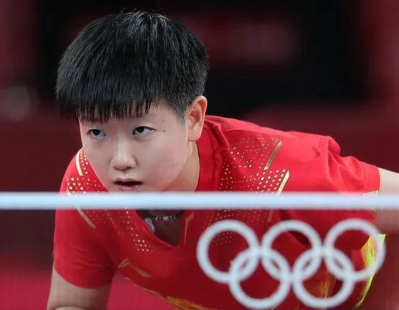 孙颖莎，皮紧一点，闪耀新加坡WTT大满贯