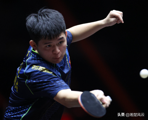 林诗栋3-0迪奥，孙颖莎3-0温特，单局打出11：2，两小将晋级32强