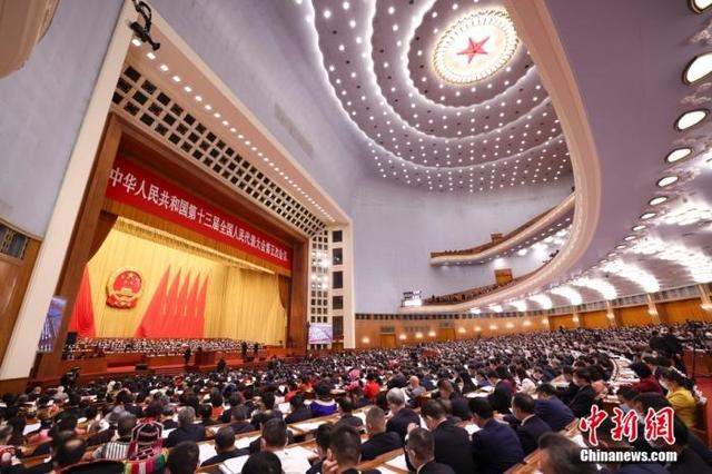 中国政府工作报告，为何这个数字最受外媒关注？