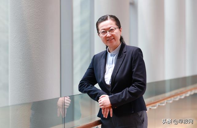 “小姑娘”管多个“大老爷们”——专访国大高级副教务长刘斌