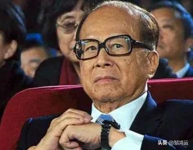 俄乌大战，俄罗斯被制裁，李嘉诚却慌了，狂甩英国资产1,260亿