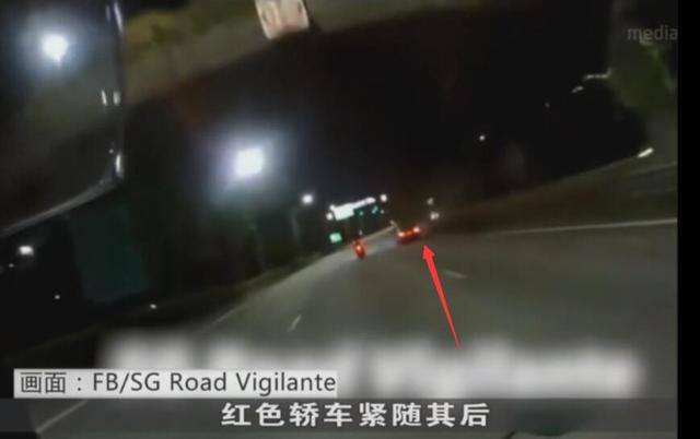 新加坡出租车居然和豪车飙车，结果杯具啦