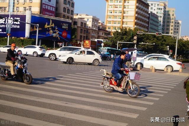 国外如何治理行人闯红灯